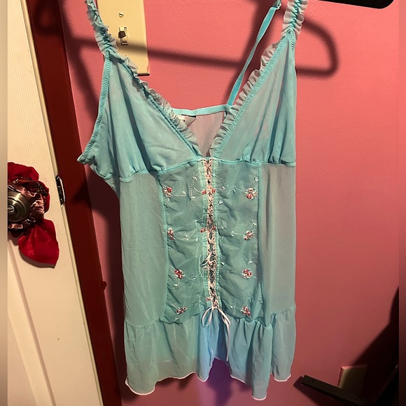 Light blue turquoise lingerie dress/top with ruffle straps and pink flowers - Picture 1 of 3